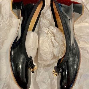 (SOLD) Tory Burch patent leather shoes 7M